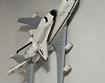 Soporte de pared para el portaaviones Lego Shuttle 10360