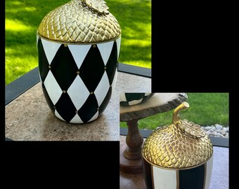 Acorn container, acorn lidded box, black white painted acorn, painted autumn acorn storage box, fall candy holder, Halloween candy holder