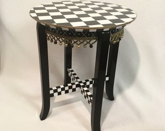 Muebles pintados caprichosos, mesa pintada caprichosa // muebles pintados caprichosos // muebles pintados // mesa pintada a mano