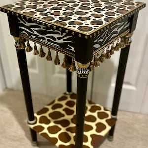 Whimsical leopard Painted table, Whimsical Painted Table, Painted Leopard Table, leopard, giraffe, zebra African Table, Painted Furniture