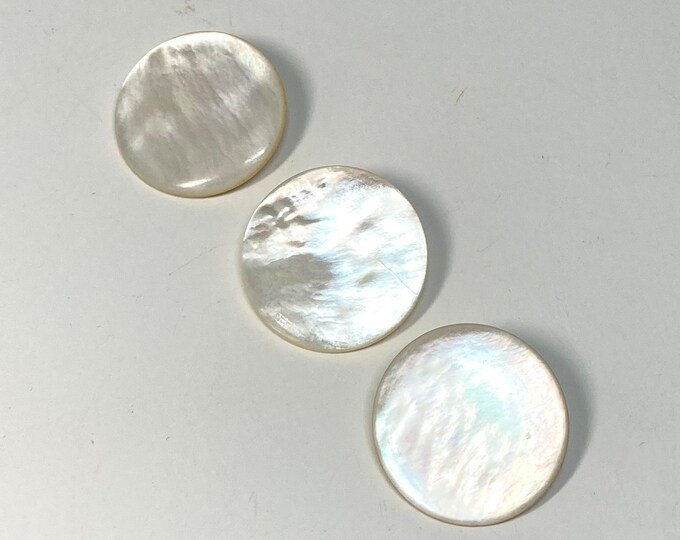 White Shell Button Vintage Set of Mother of Pearl Buttons With Metal Shanks, Vintage Set ...