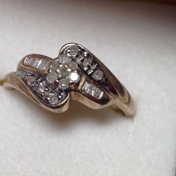 Vintage Diamond Ring Set in Yellow Gold