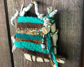 Mini Weaving with Sticks, Wool Yarn and Beads