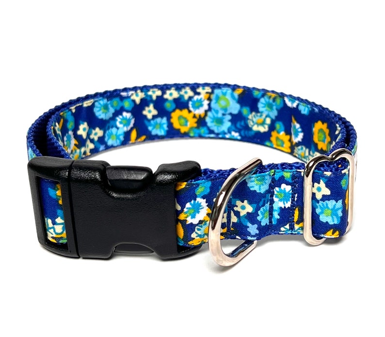 Blue floral dog collar with buckle, blue adjustable dog collar with flowers, spring floral collar, Fusion imagem 7