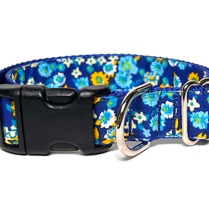 Blue floral dog collar with buckle, blue adjustable dog collar with flowers, spring floral collar, Fusion imagem 9