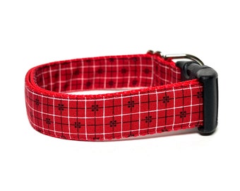 This fall plaid dog collar in harvest berry red has tiny little flowers creating a design to use through fall, winter and the holiday season