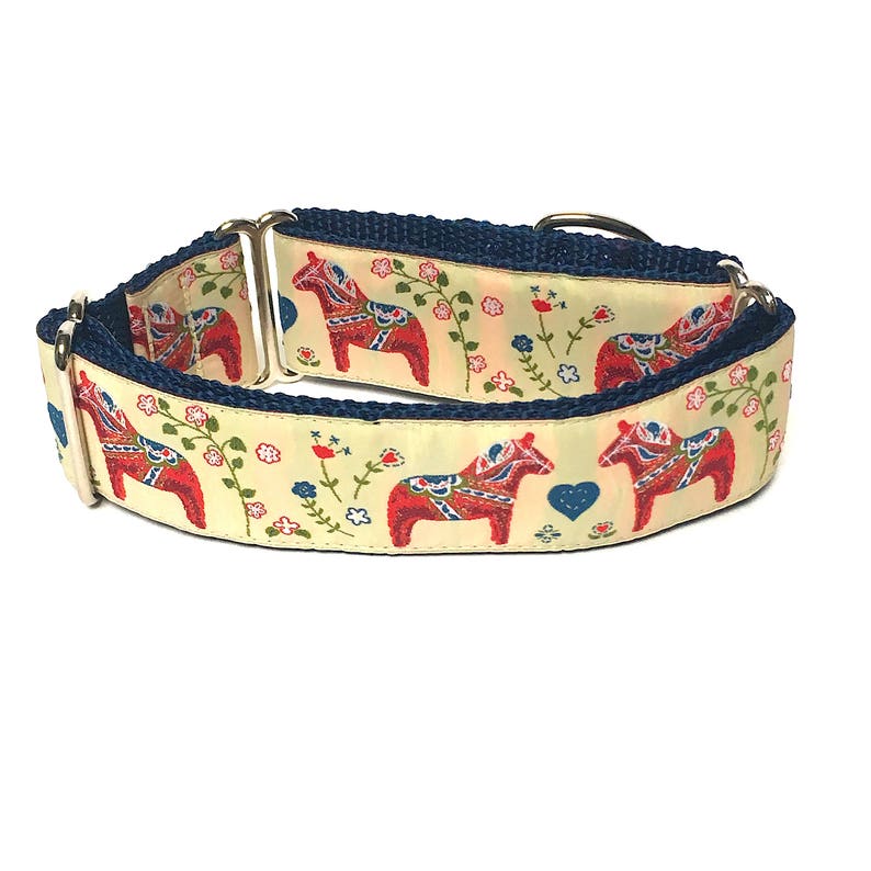 Christmas martingale dog collar with dala horse design, adjustable Christmas collar, dalecarian dog collar, Scandinavian horses image 10