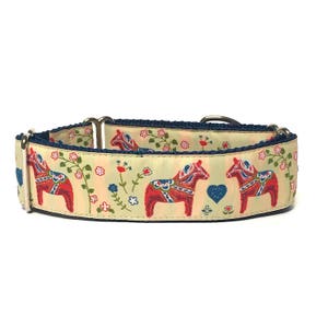 Christmas martingale dog collar with dala horse design, adjustable Christmas collar, dalecarian dog collar, Scandinavian horses image 1