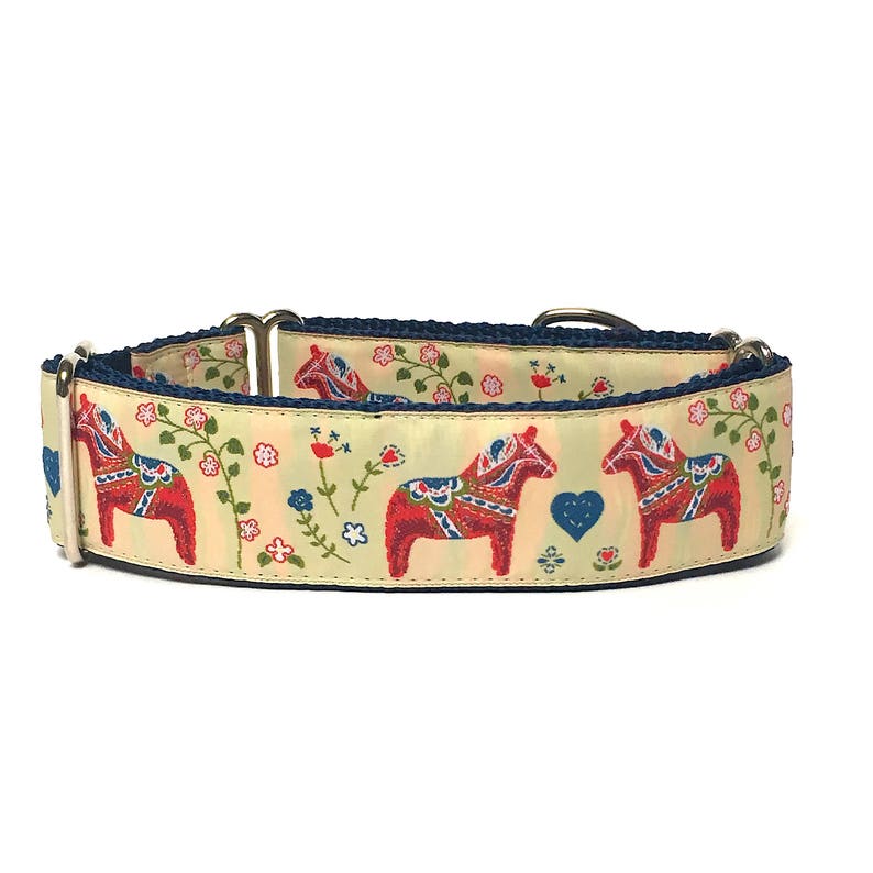 Christmas martingale dog collar with dala horse design, adjustable Christmas collar, dalecarian dog collar, Scandinavian horses image 1