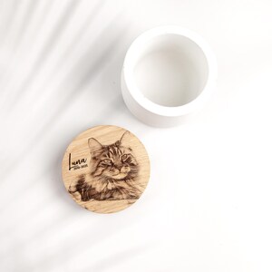 Personalized urn for cat ashes with portrait