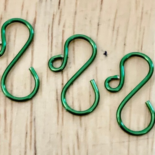 Twisted Red & Green Ornament Hooks 2" length 