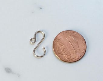 Handgefertigte 20-Gauge-Draht Ornament Haken - 20mm Lang SILBER