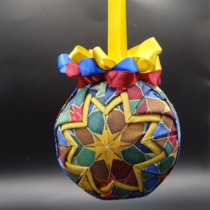 No sew quilted fabric ornament, fabric balls, holiday ornament, Christmas ornament, Tree Decor, Winter ornament, dyerpicks, Quilted ornament