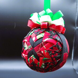 No sew Quilted Ornaments, fabric ornaments, Christmas Decorations, Floral Design, Holiday Ornaments, Christmas, Folded Fabric Ornaments