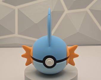 Figura decorativa de Poké Ball de Mudkip impresa en 3D. Ideal como regalo para coleccionistas.