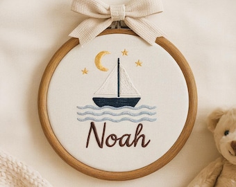 Cerceau personnalisé avec nom de voilier brodé à la main : cadeau de faire-part de naissance
