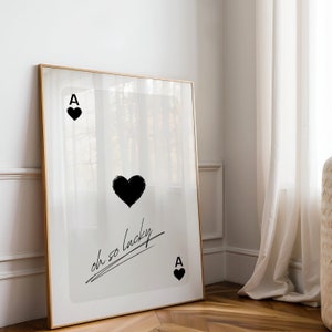 Impresión de As de Corazones "Oh So Lucky", póster de naipes, decoración neutra para el hogar, monocromático en blanco y negro, regalo con cita inspiradora