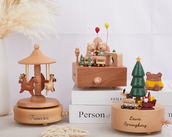 Carillon con nome del bambino inciso, regalo per il primo compleanno, baby shower, carillon in legno personalizzato, regalo per bambini, trenino musicale, regalo di compleanno
