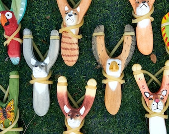 Fionde personalizzabili a forma di animali intagliati, fionde giocattolo in legno fatte a mano per gli amanti degli animali, giocattoli da tiro in legno per esterni, regali per bambini.