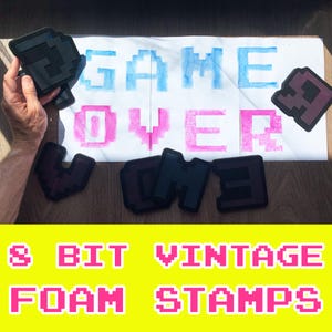 Timbri vintage con lettere da console per stampa a blocchi / Timbri in schiuma da 10 cm per carta, tessuto, pareti / Timbri con font per videogiochi a 8 bit, regalo per artisti
