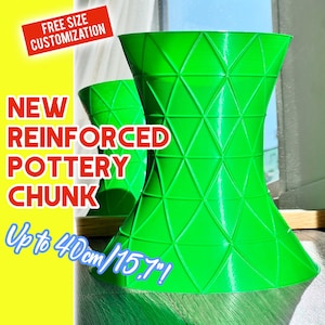 Könnte beinhalten: Zwei leuchtend grüne Keramikstücke mit geometrischen Mustern. Das Bild enthält den Text "NEW REINFORCED POTTERY CHUNK" und "Up to 40cm/15.7"!" Ein rotes Banner zeigt "FREE SIZE CUSTOMIZATION".
