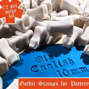 Sellos de letras góticas para arcilla y jabón, fuente Old English de 10 mm, herramientas para cerámica y alfarería, mayúsculas, minúsculas, especiales y números
