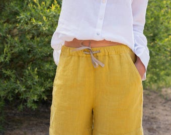 Linen Shorts: Comfortable Summer Wear with Elastic Waistband