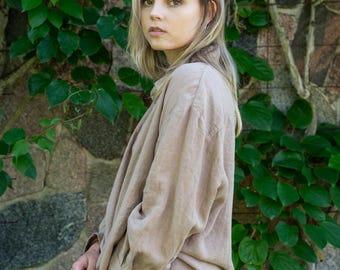 Relaxed Fit Linen Shirt: Wide Cuffs, Back Pleat