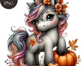 Könnte beinhalten: Ein graues und pinkfarbenes Einhorn mit einem Horn und einer Blumenkrone steht neben einem großen orangefarbenen Kürbis. Das Einhorn hat blaue Augen und eine pinkfarbene und graue Mähne und einen Schwanz. Der Kürbis ist von Herbstblättern und Beeren umgeben.