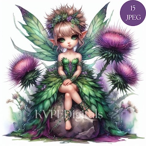 Puede incluir: Ilustración digital de un hada con ojos verdes, vestida con un vestido de hojas verdes y sentada en una roca. El hada tiene alas verdes y está rodeada de flores de cardo moradas. La imagen tiene el texto "KVPEDigitals" en la parte inferior.