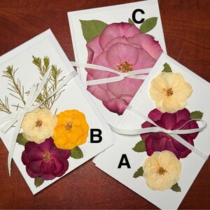 4 cartes de voeux vierges avec de vraies fleurs stabilisées