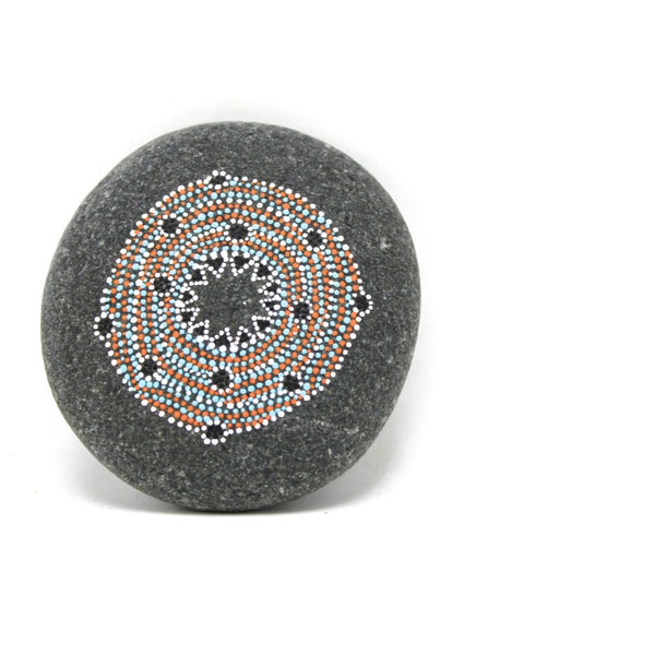 No. 40 | FLORA collection | Painted stones by Amy Komar