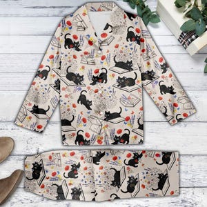 Aesthic Cat Books Satin Pajamas Set, Black Cat Floral Lougewear, Christmas Gift for Women, Book Lovers Gift, Cat Books  Sleepwear, Cat Gift