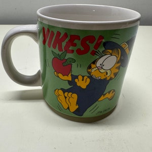 Vintage Garfield Halloween "Yikes" Mug