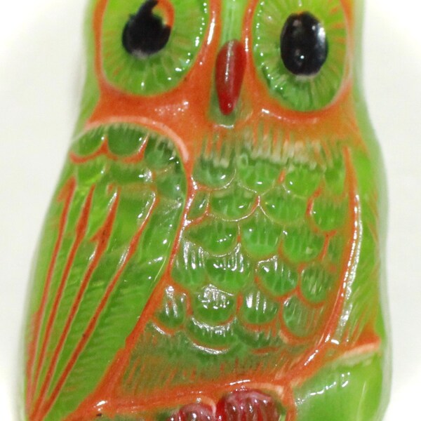 Button ~ Vintage, Lime Green, Owl, Moonglow - Small