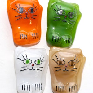 Button ~ Glass Realistic Moonglow - Medium
