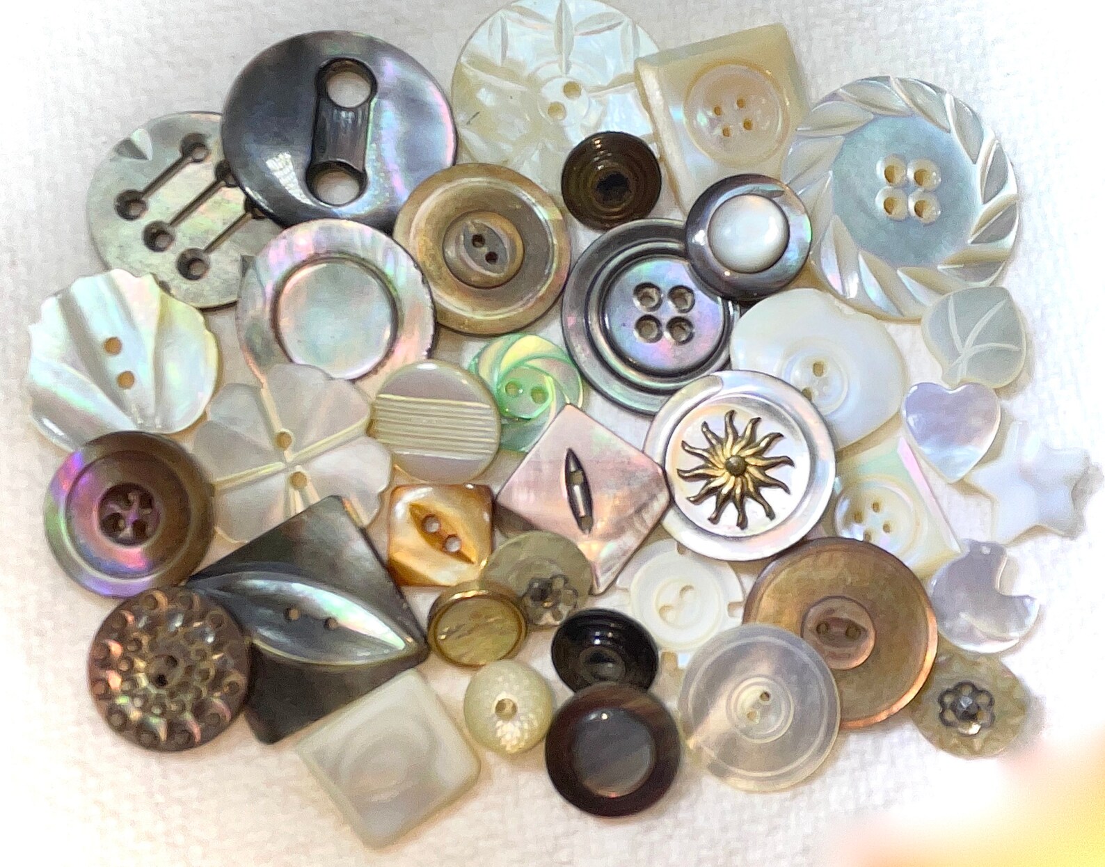 Antique Buttons 36 Pearl Buttons - Etsy