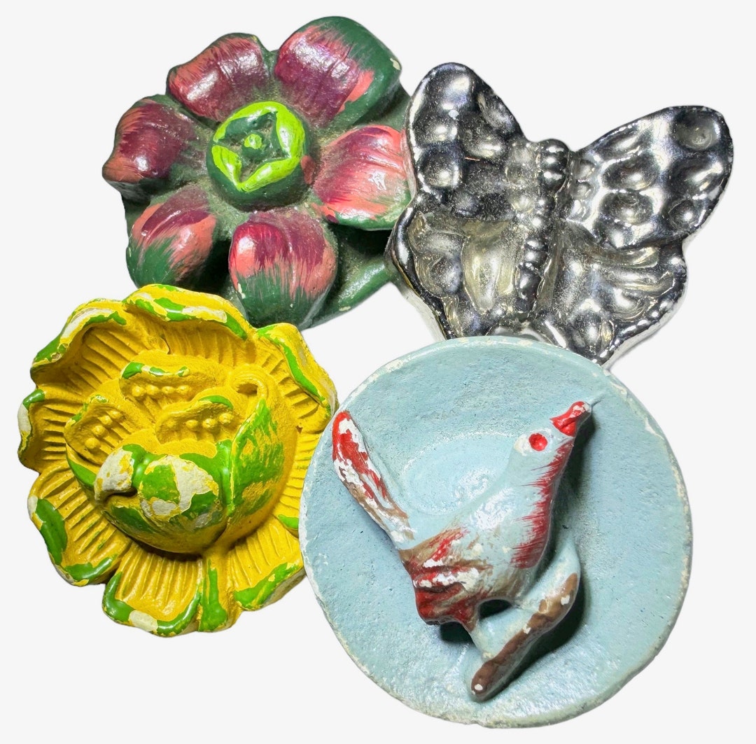 Buttons Vintage 4 Misc. Including a Bakelite Button - Etsy