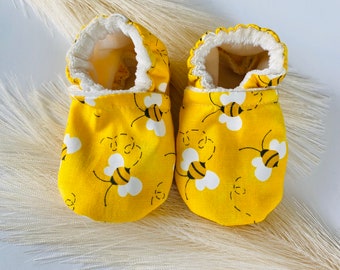 Bee baby shoes, baby shower gift, diaper cake topper, bee moccasins, baby booties, baby boy, baby girl