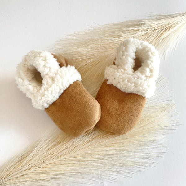 Sherpa baby shoes, tan faux sherpa suede ankle shoes, warm moccasins, booties, toddler slippers for winter, stay on baby booties