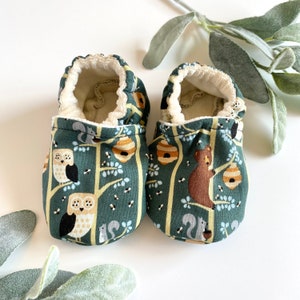 Chaussures bébé ours, mocassins hiboux, chaussons écureuil, chaussures à semelles souples créature de la forêt, chaussons pour tout-petits, tenue bébé des bois, cadeau baby shower