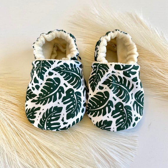 Monstera Baby Shoes Garden Baby Shower Gift Gender Neutral Newborn Gift Plant Lover New Mom Etsy