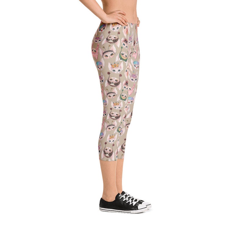 Cream Sphynx Capri Leggings Random Pattern