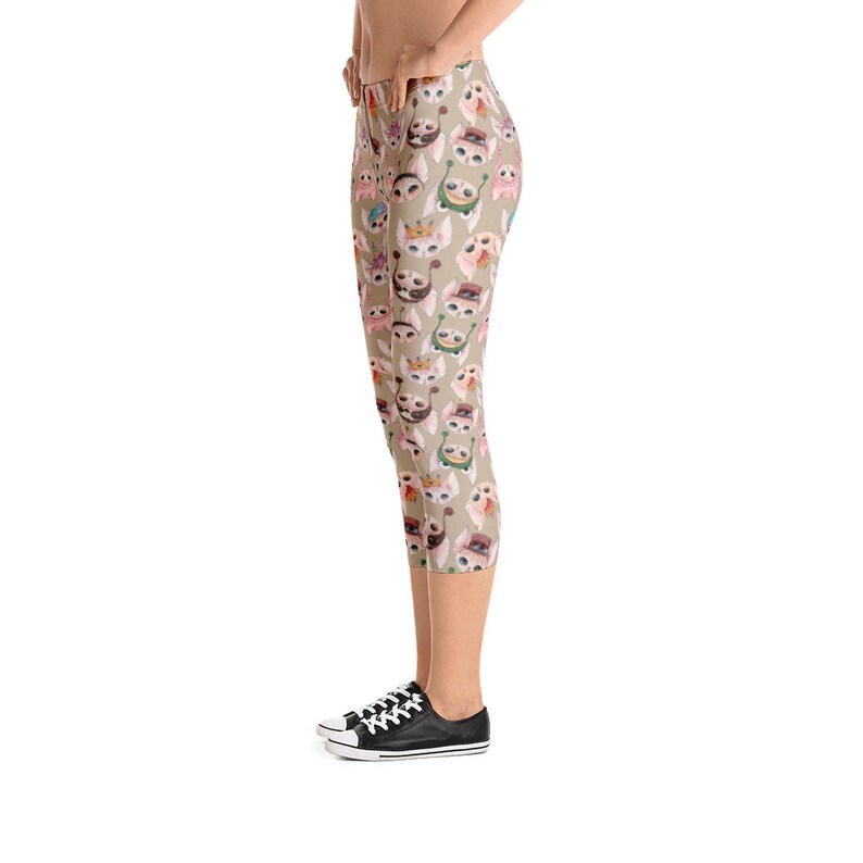Cream Sphynx Capri Leggings Random Pattern