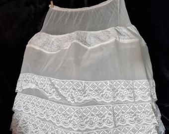 Vintage Lace Petticoat – 1950s Bridal Underskirt – Romantic Tulle Slip