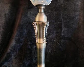 Art Deco lamp from the 1930s topped with an Ezan tulip, France