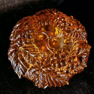 Bonbonnière verre ambré, vintage Art Déco Décoration Feuilles, France