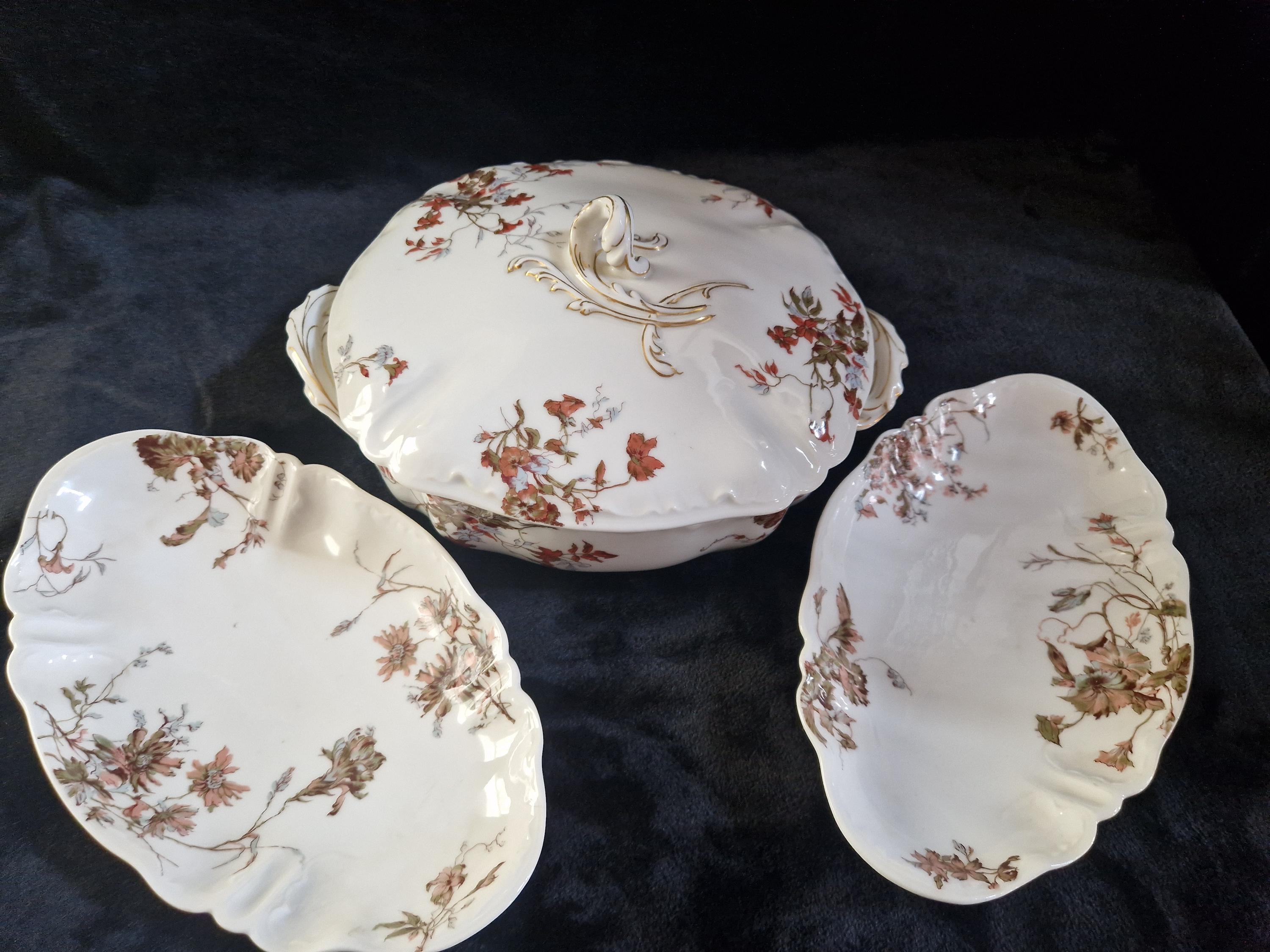 専用　E.Bourgeois窯　ガーランドの四つ葉フォルムのラヴィエ皿 専用 E.Bourgeois窯 ガーランドの四つ葉フォルムのラヴィエ皿