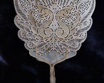 Antique Art Nouveau Peacock Face Screen – Handheld Fire Screen with Carved Horn Handle – French Boudoir Decor circa 1900