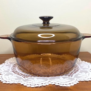 Vintage Visions Corning USA 4.5L Brown Glass Pot with Original PYREX Lid - Mid Century Modern Cookware - Vintage Cookware